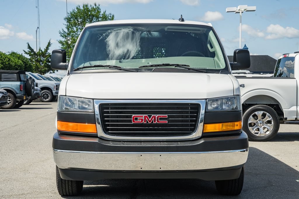 Used 2024 GMC Savana 2500 w/ Driver Convenience Package RWD image 2