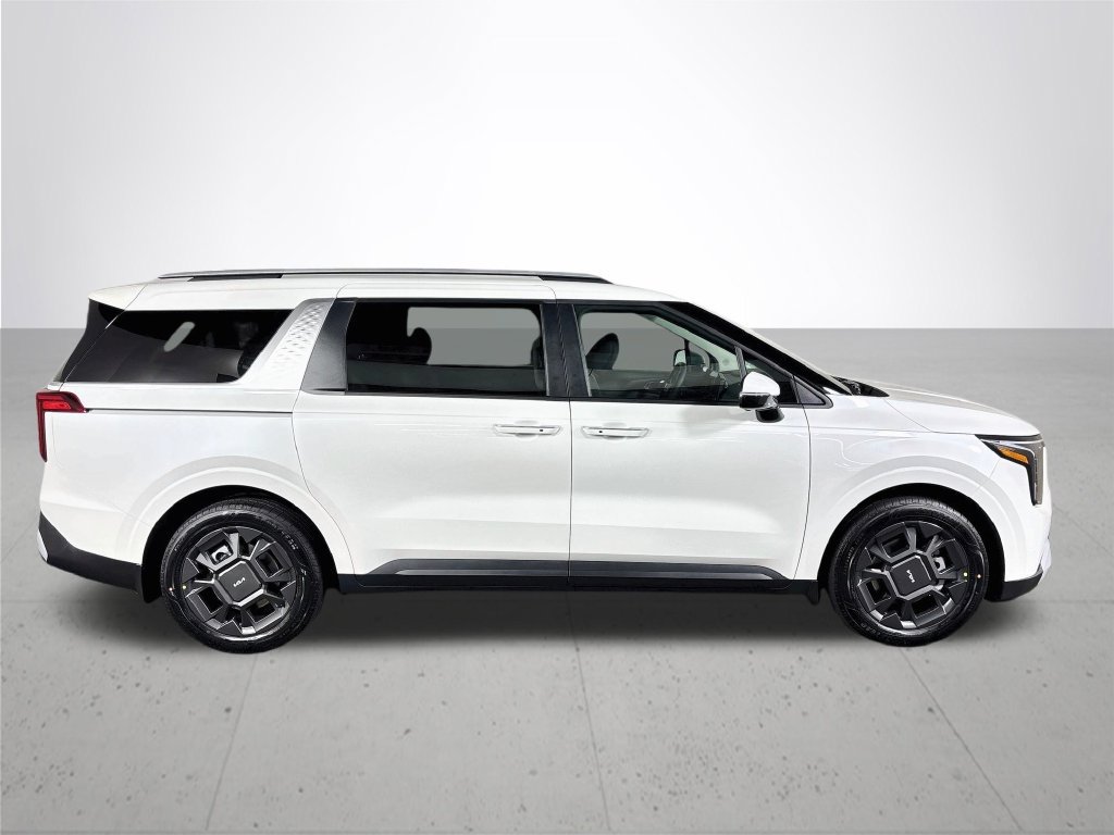 New 2027 Kia Carnival EX FWD image 5