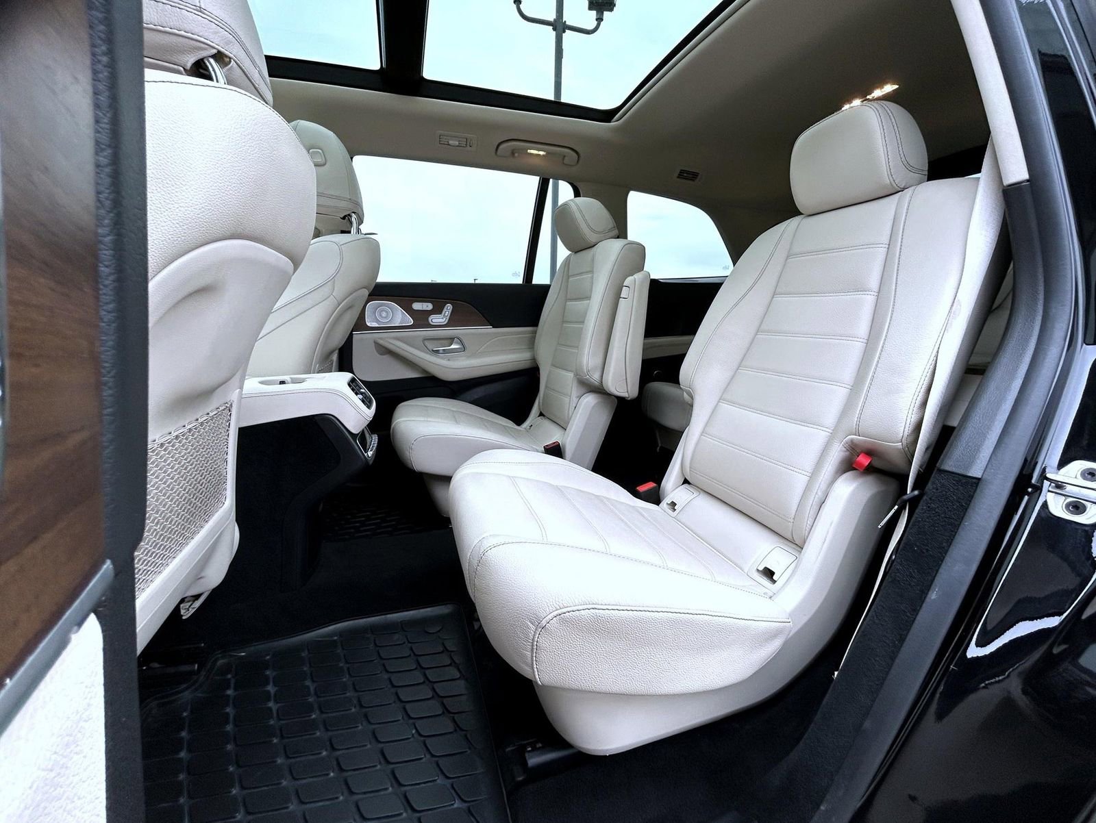 Used 2022 Mercedes-Benz GLS 580 4MATIC image 21