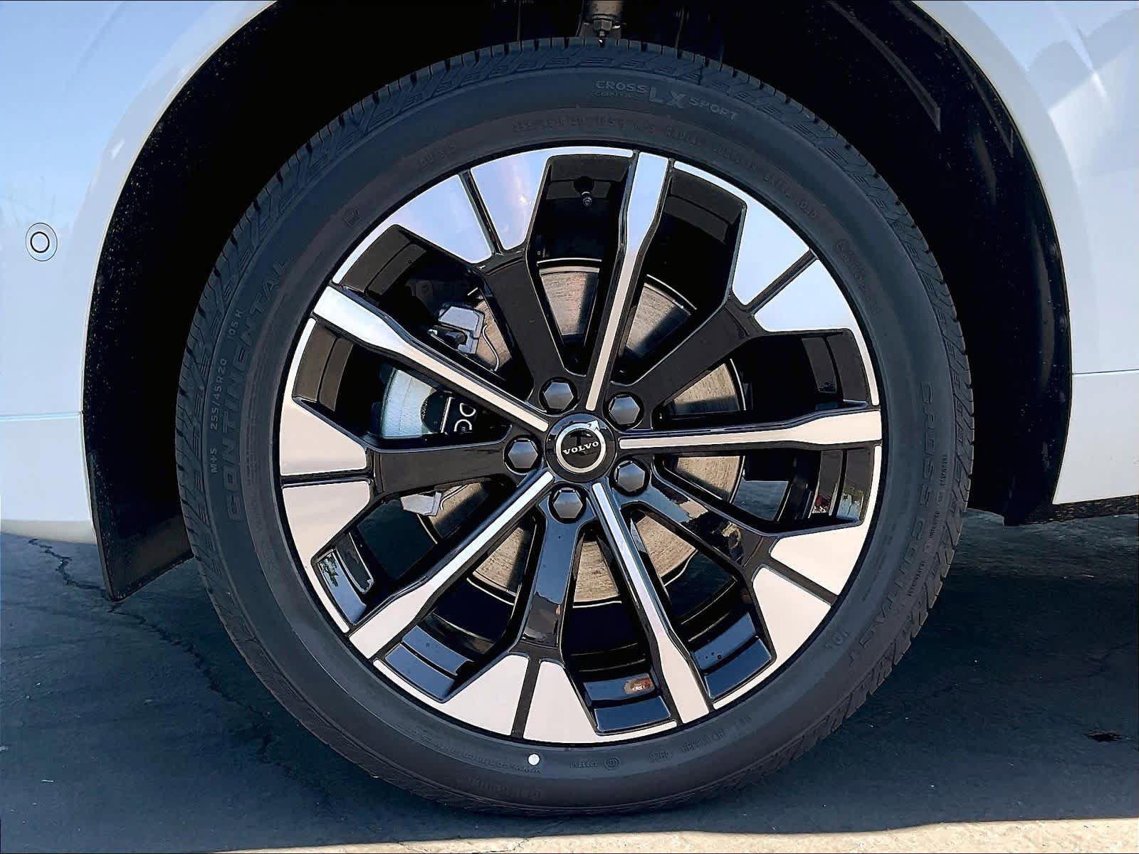 New 2026 Volvo XC60 B5 Plus w/ Climate Package AWD/4WD image 14