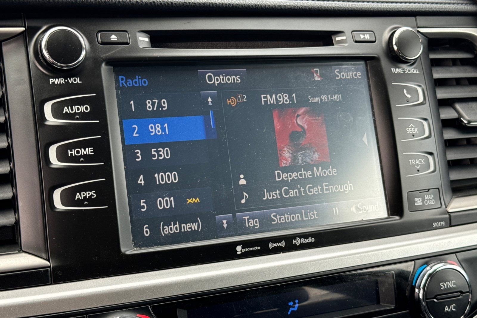 Used 2017 Toyota Highlander XLE image 19