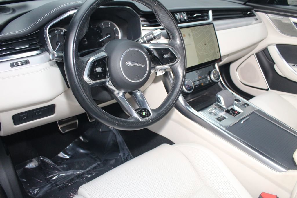 Used 2022 Jaguar XF R-Dynamic SE AWD/4WD image 15