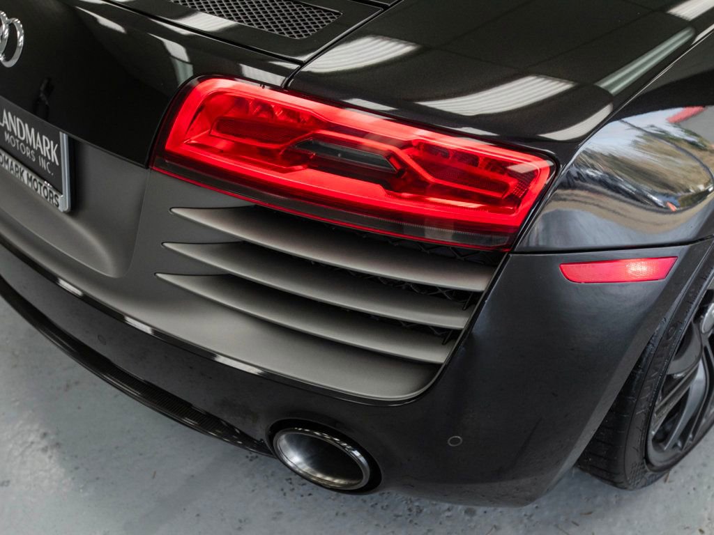Used 2015 Audi R8 V10 plus w/ Full Leather Package image 45