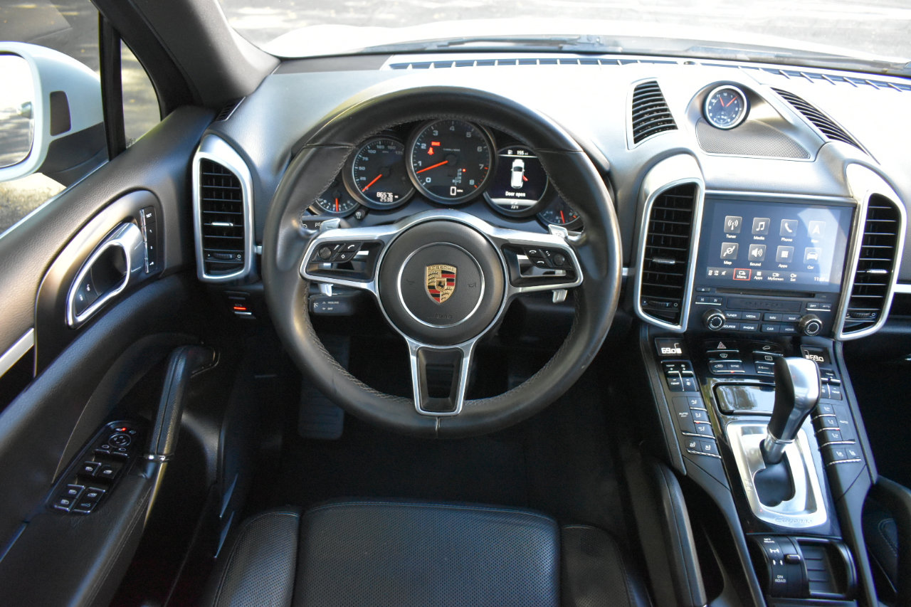 Used 2018 Porsche Cayenne Platinum Edition image 12