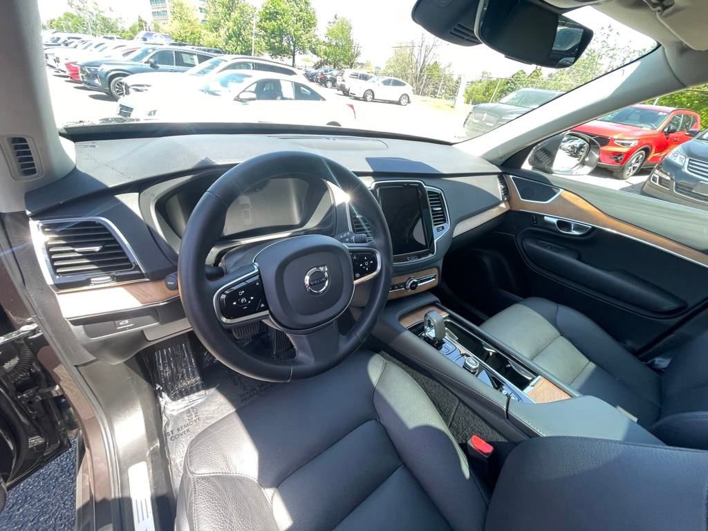 Used 2024 Volvo XC90 B6 Plus image 18