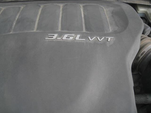 Used 2011 Chrysler 200 Limited image 40