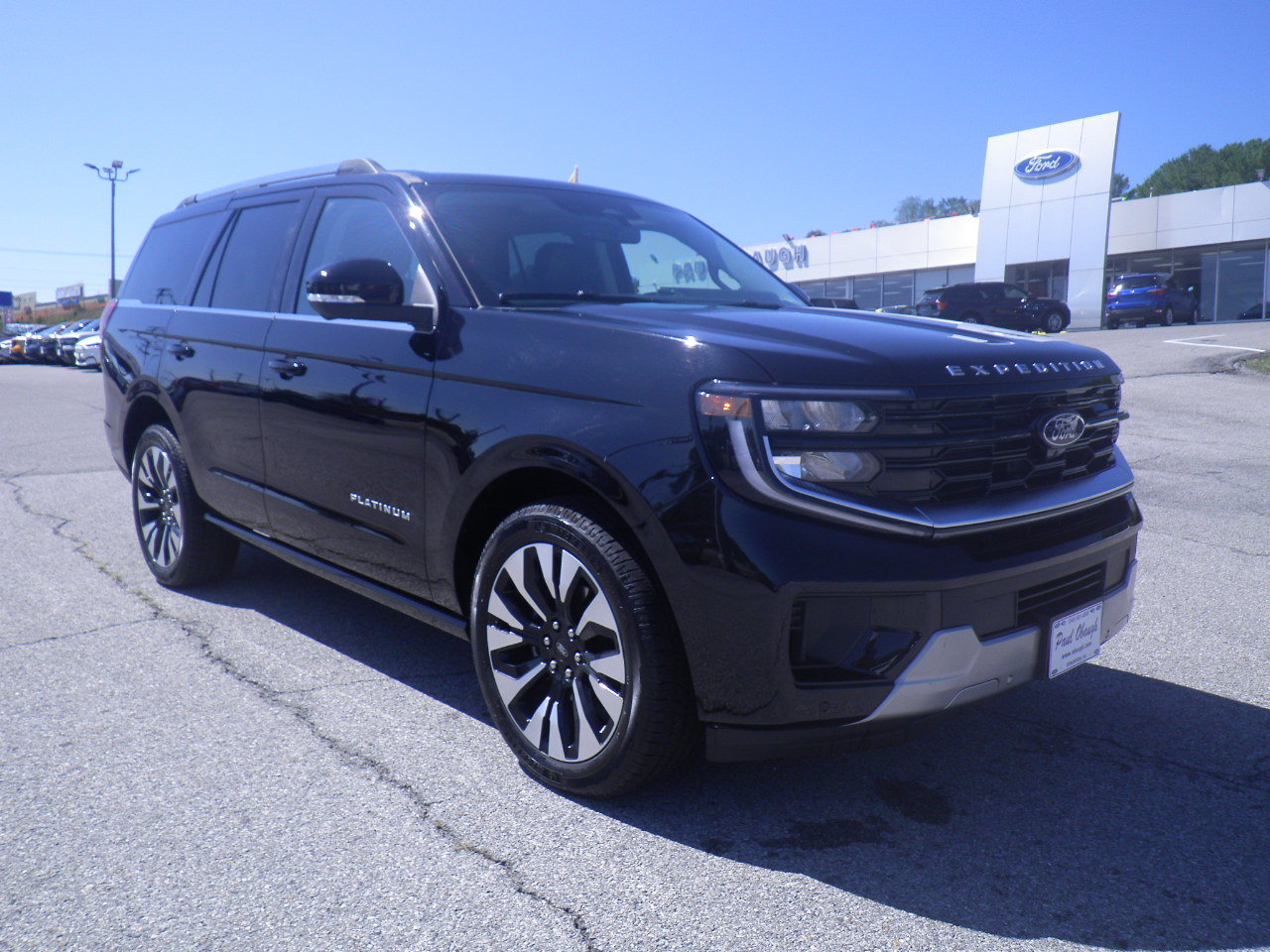 Certified 2026 Ford Expedition Platinum w/ Driver's Package AWD/4WD image 1