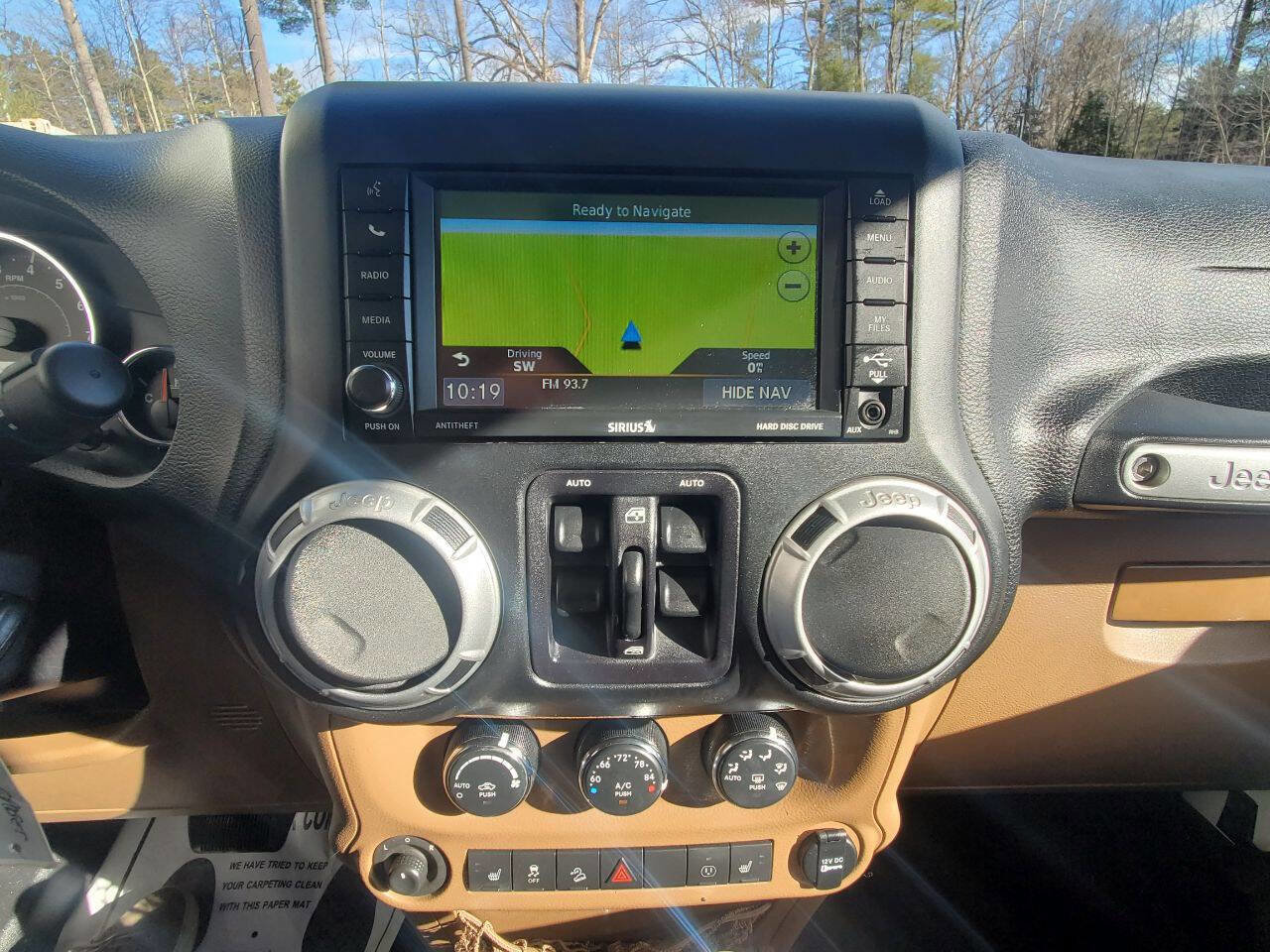 Used 2015 Jeep Wrangler Unlimited Sahara w/ Dual Top Group AWD/4WD image 13