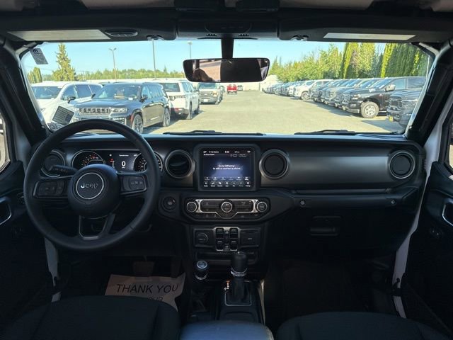 Used 2023 Jeep Gladiator Sport AWD/4WD image 16