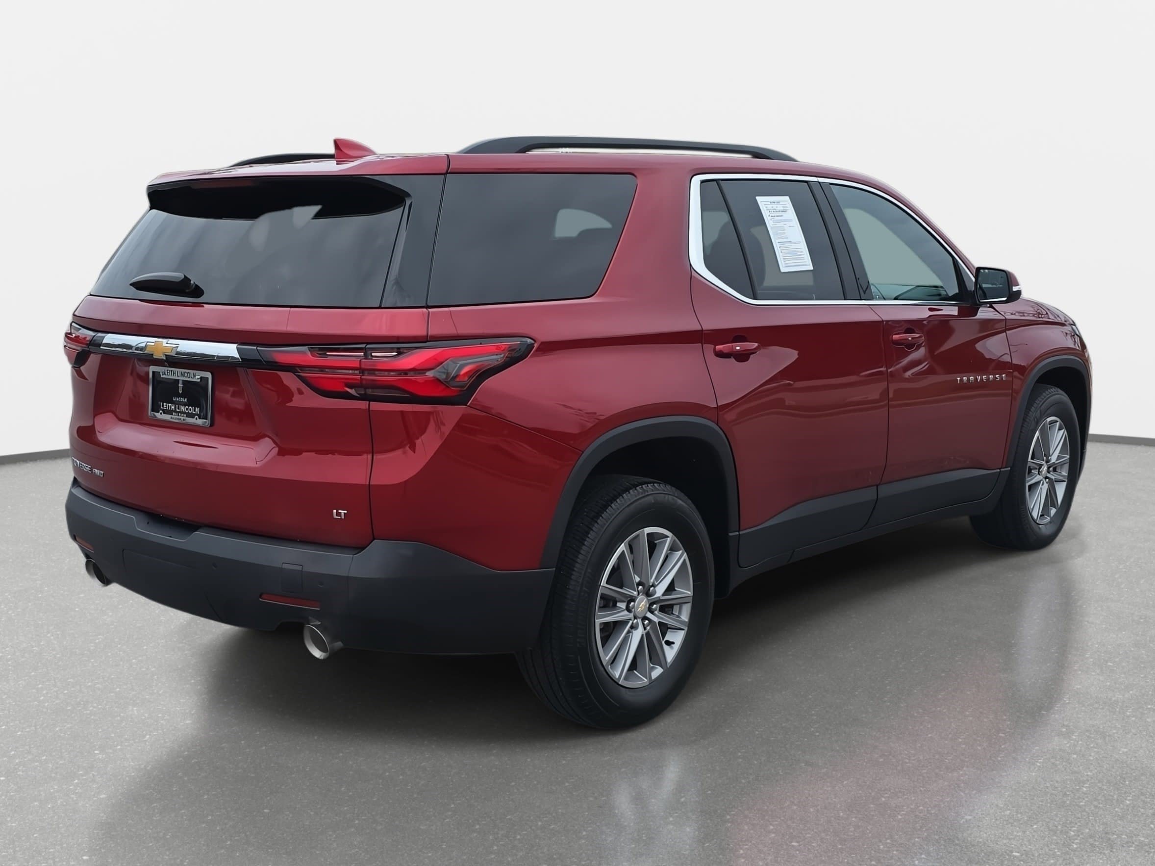 Used 2022 Chevrolet Traverse LT image 5