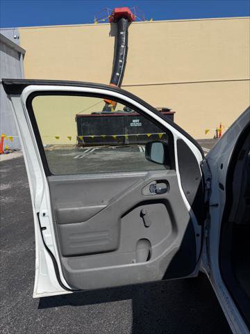 Used 2018 Nissan Frontier S image 26