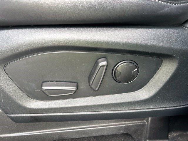 Used 2021 Ford Explorer XLT w/ Equipment Group 202A AWD/4WD image 14