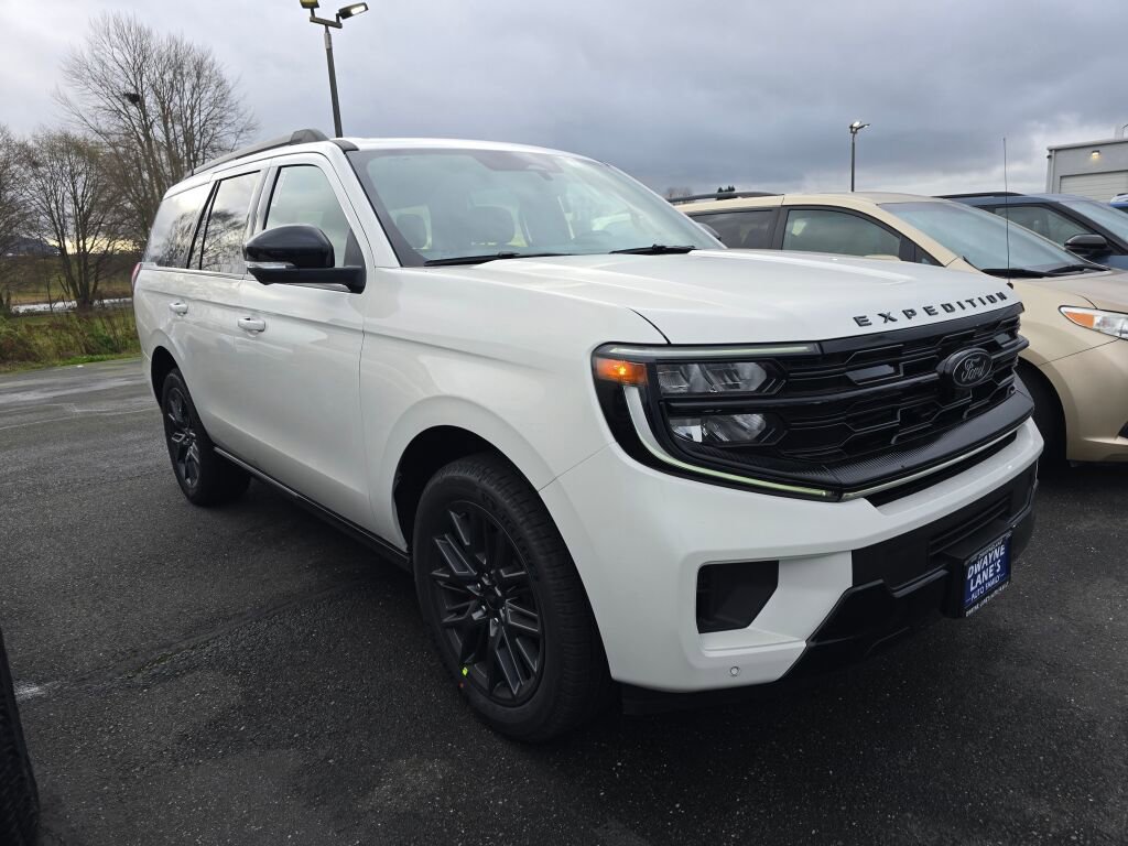New 2025 Ford Expedition Platinum w/ Stealth Performance Package image 3