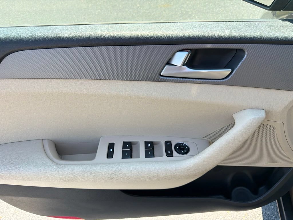 Used 2017 Hyundai Sonata SE FWD image 21