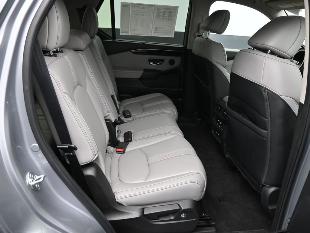 Certified 2023 Honda Pilot Touring image 26