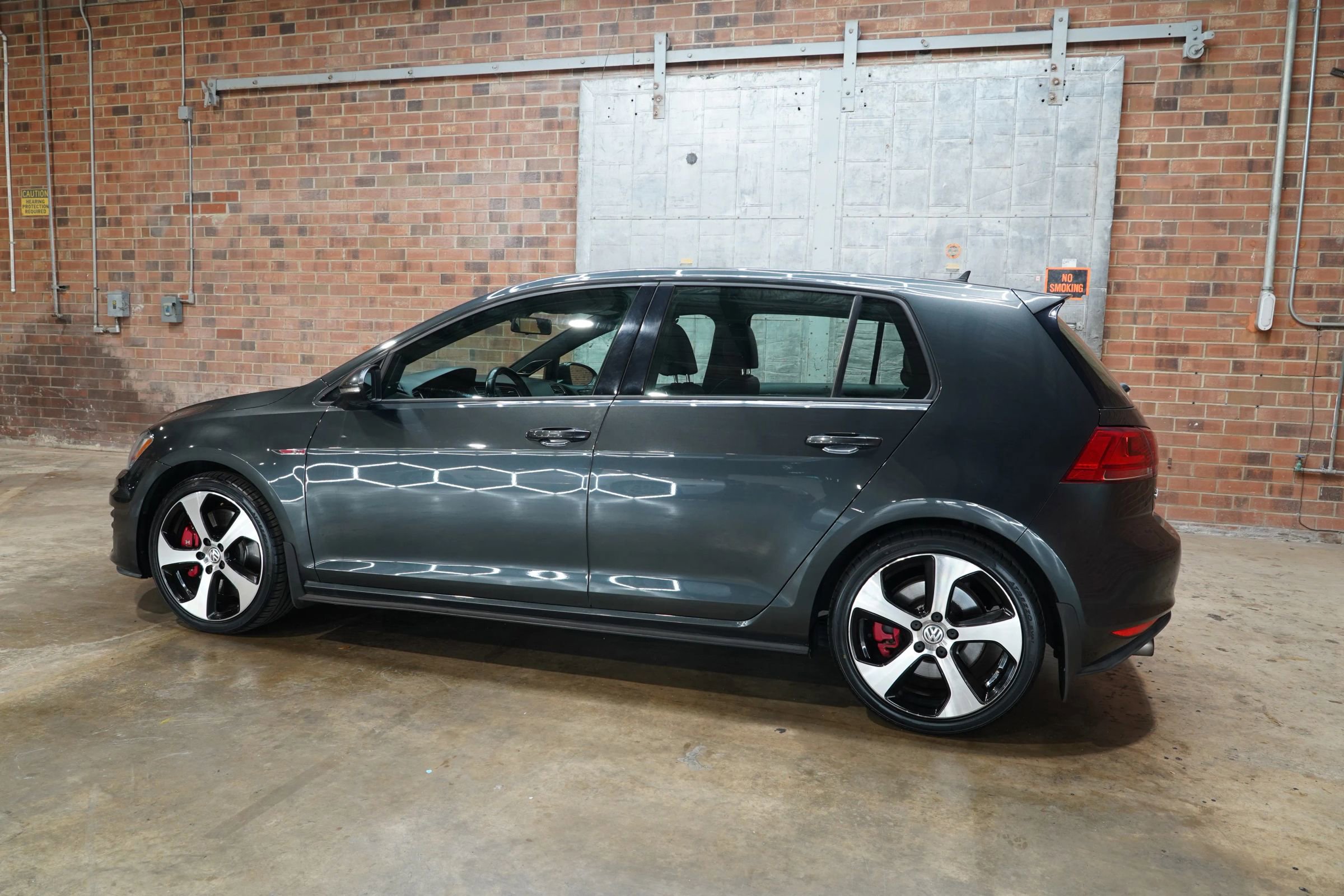 Used 2015 Volkswagen GTI Autobahn w/ Lighting Package (SEL) FWD image 10