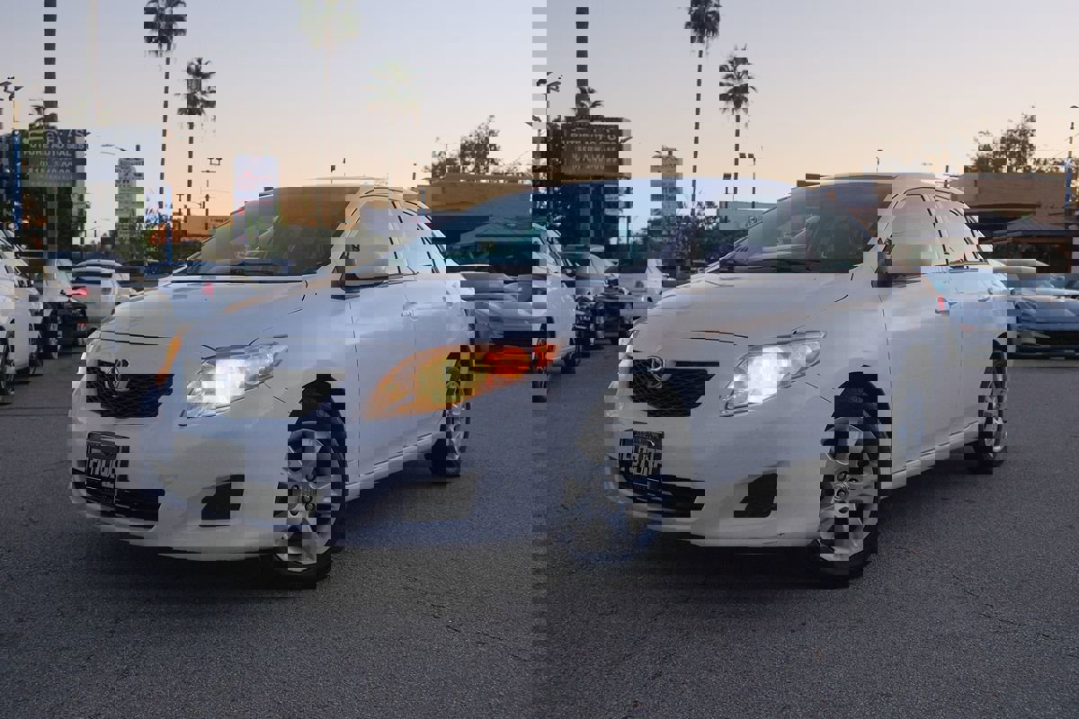 Used 2009 Toyota Corolla LE image 1