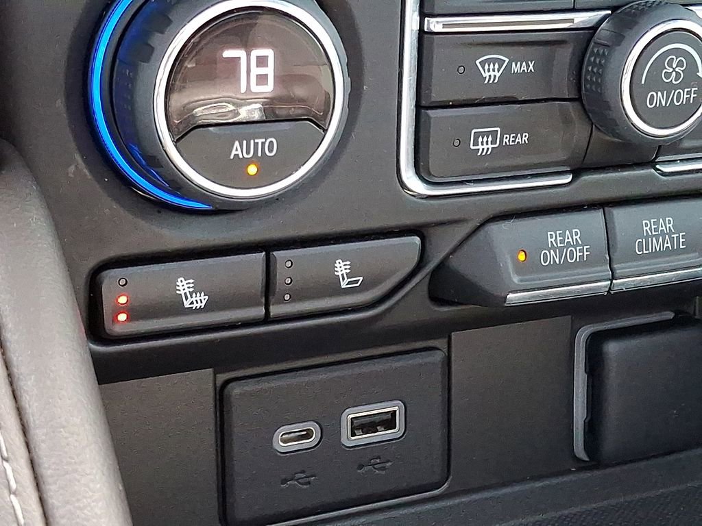 Used 2023 Chevrolet Suburban LT w/ Luxury Package image 25