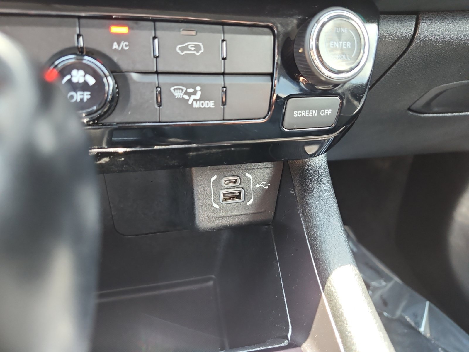 Used 2022 Jeep Compass Latitude FWD image 21
