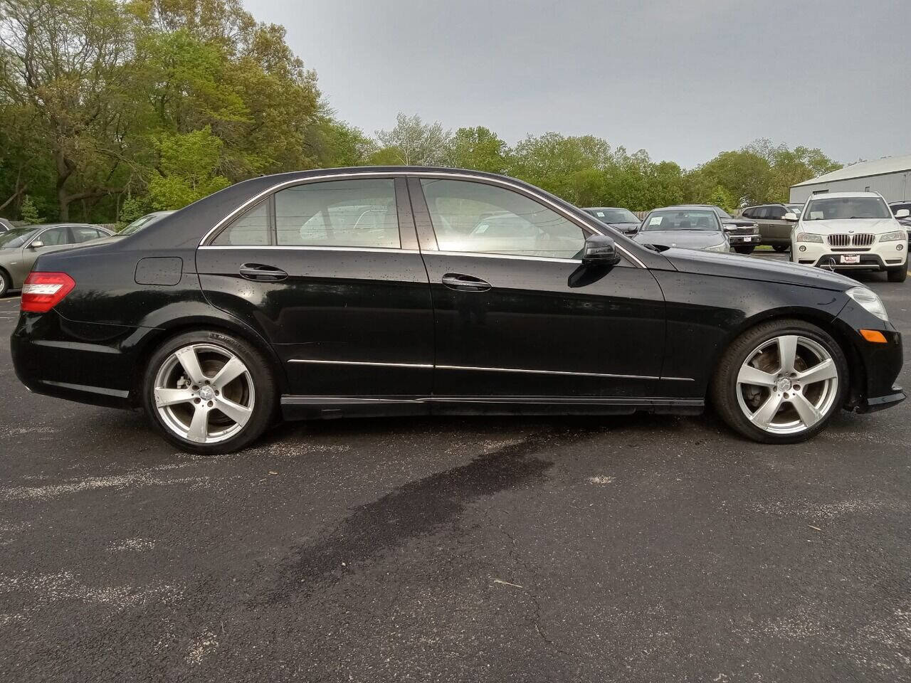 Used 2010 Mercedes-Benz E 350 4MATIC Sedan image 3