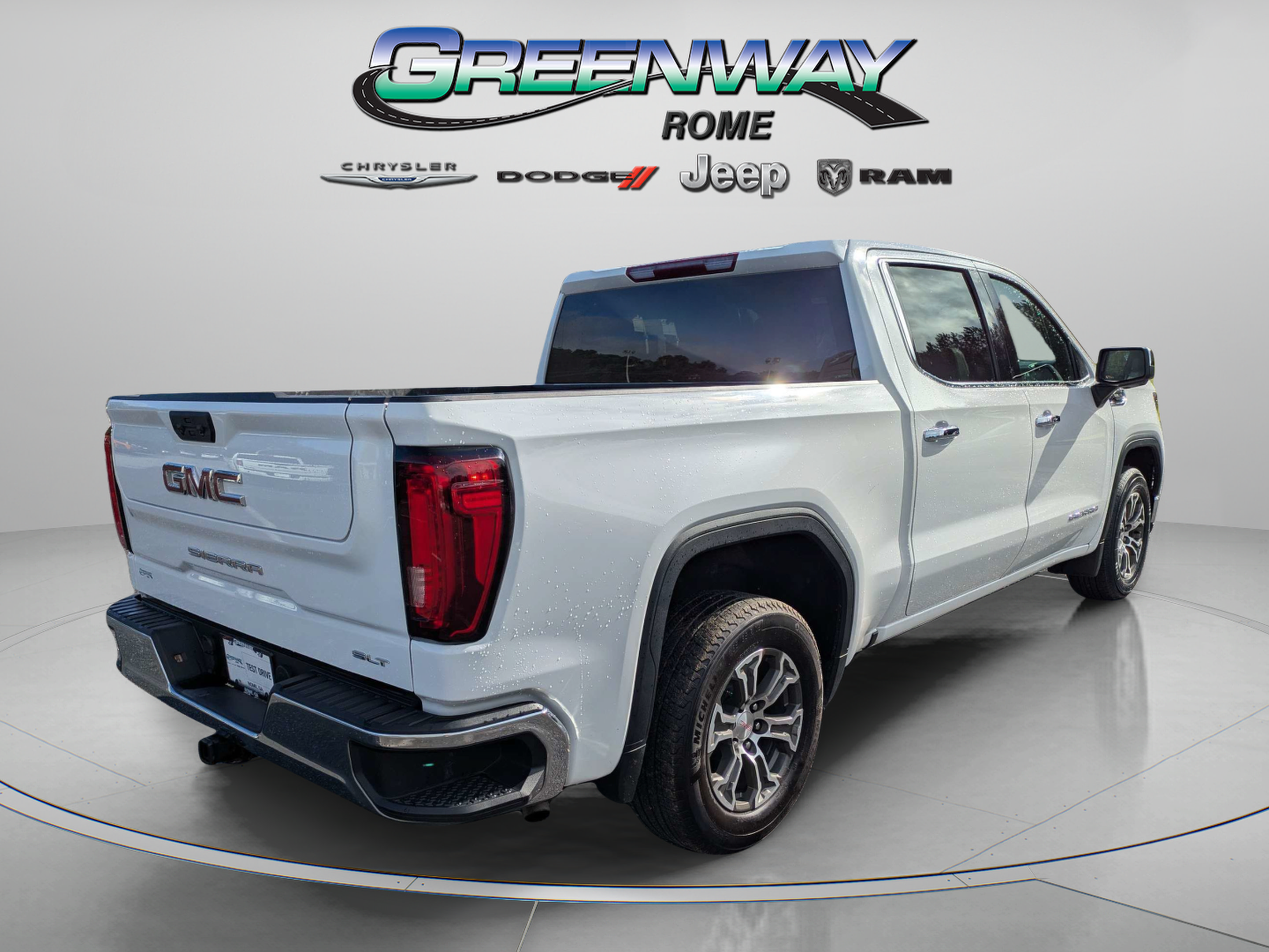 Used 2025 GMC Sierra 1500 SLT RWD image 7