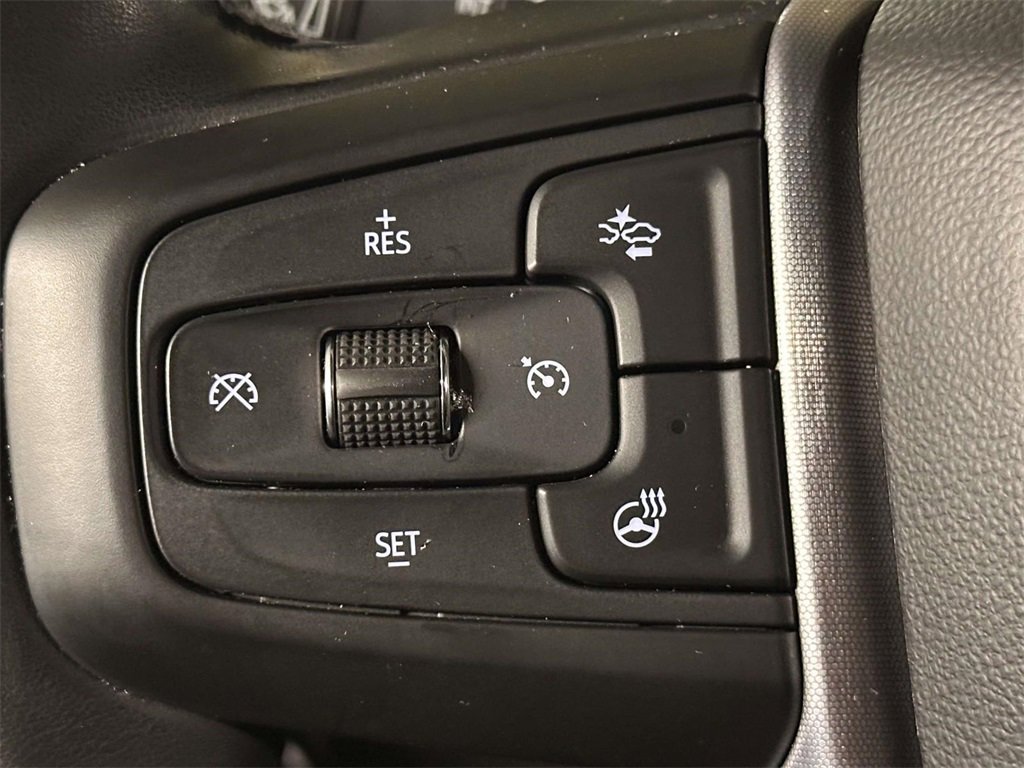 Used 2024 GMC Yukon SLT w/ SLT Luxury Package image 23