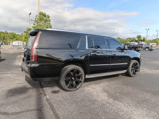 Used 2015 Cadillac Escalade ESV Luxury RWD image 10