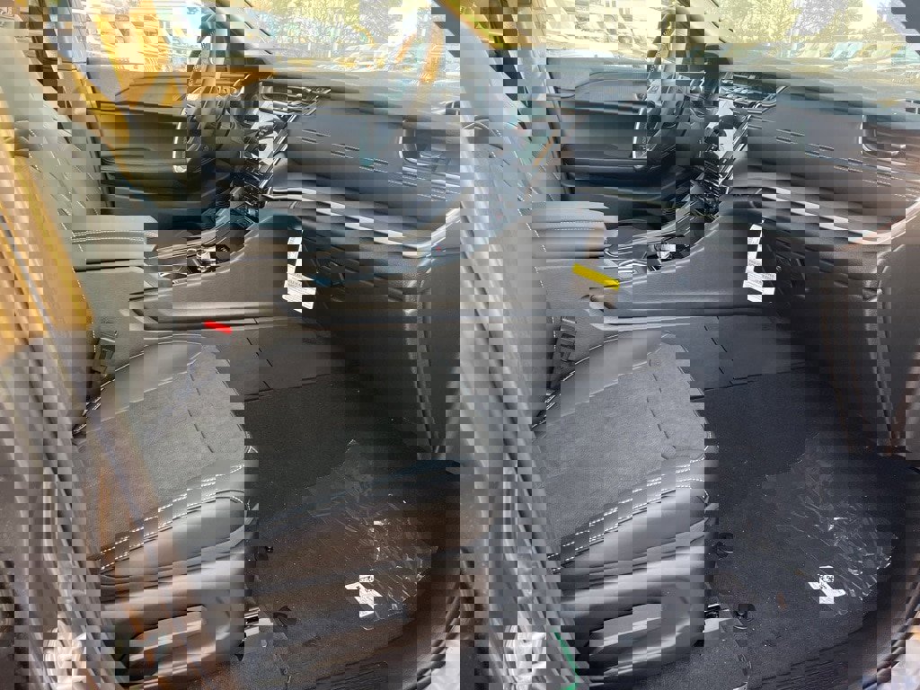 New 2025 Jeep Grand Cherokee Altitude image 11