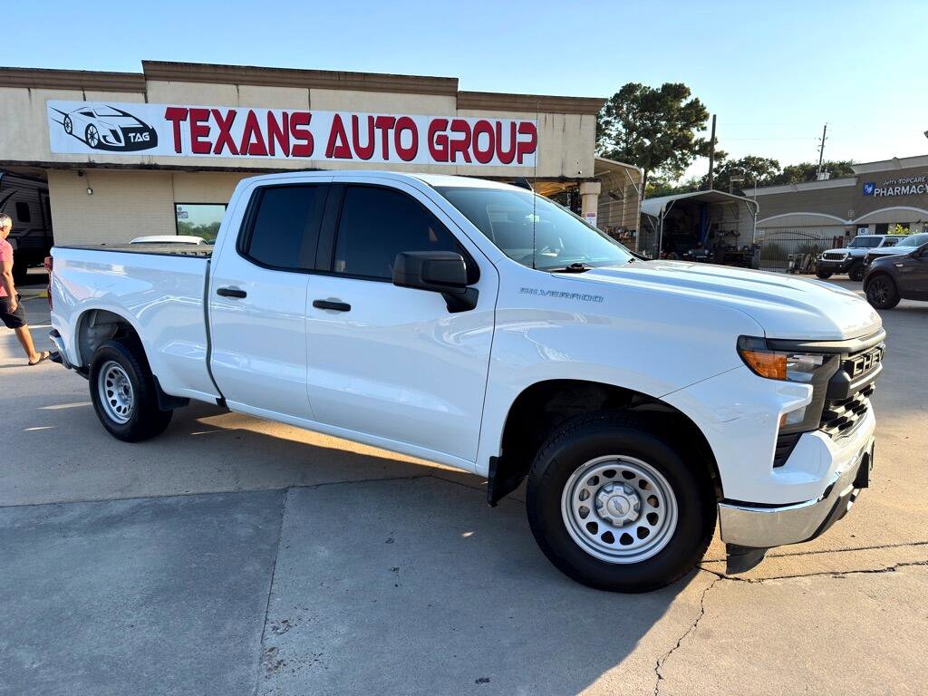 Used 2023 Chevrolet Silverado 1500 W/T w/ Trailering Package image 2