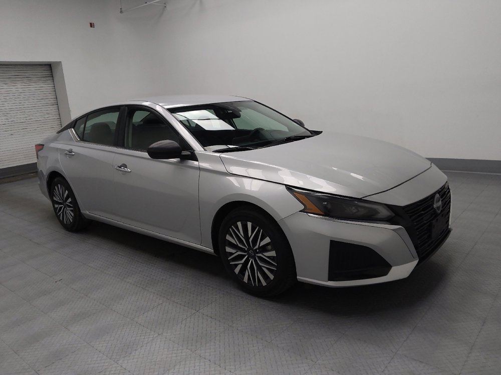 Used 2024 Nissan Altima 2.5 SV image 11