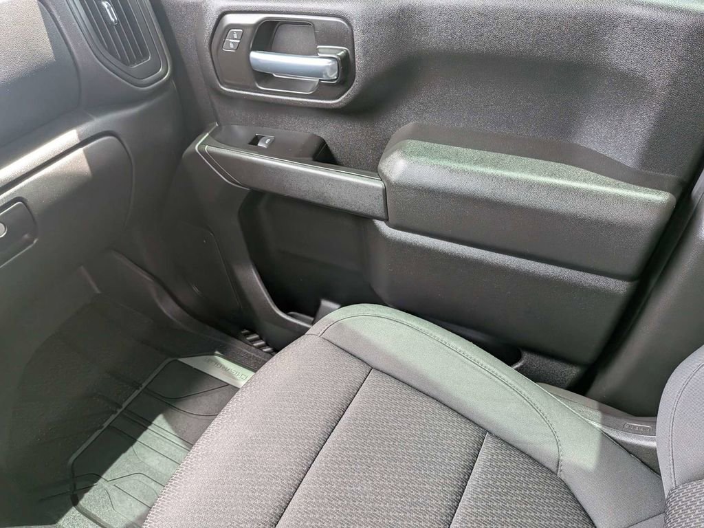 Used 2020 Chevrolet Silverado 2500 Custom w/ Custom Value Package RWD image 17