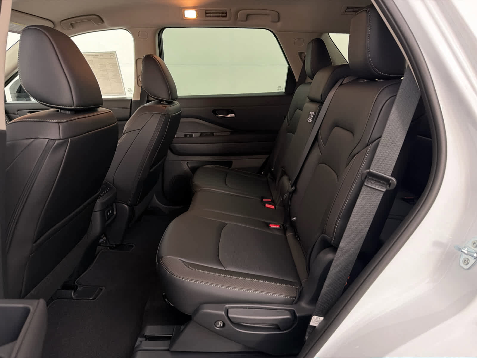 New 2026 Nissan Pathfinder SL image 16