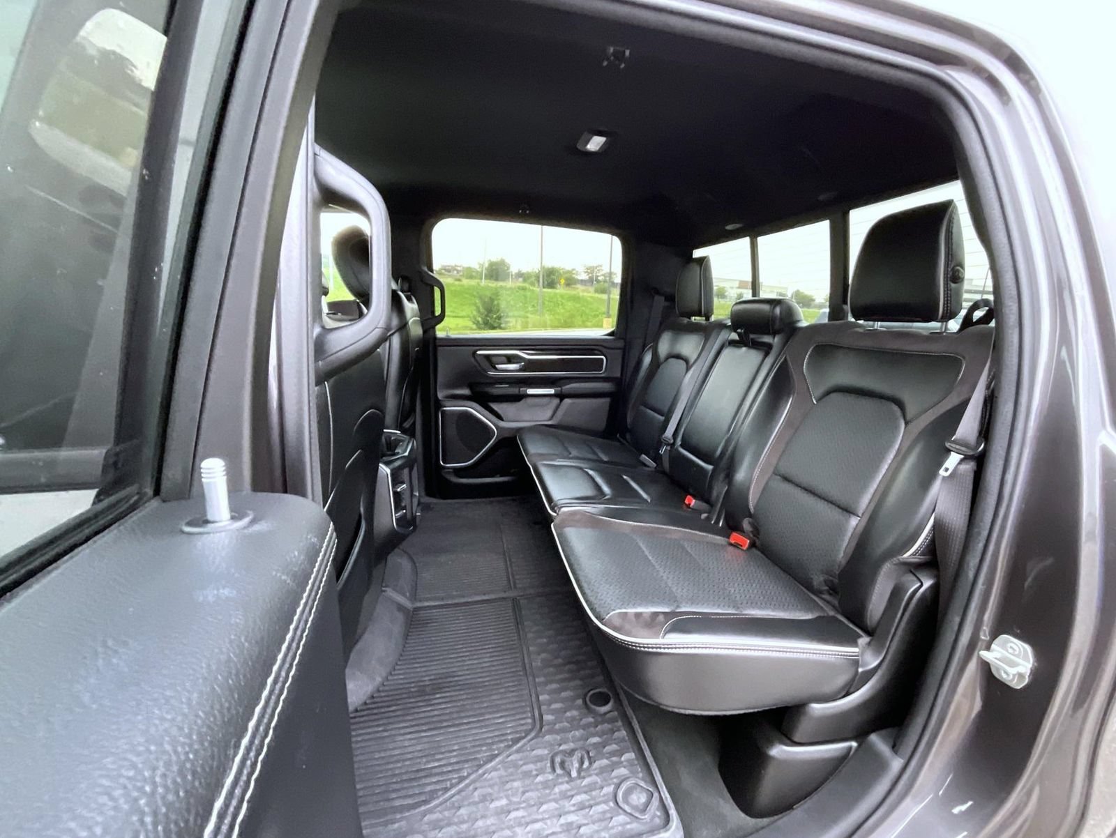 Used 2023 RAM 1500 Laramie AWD/4WD image 19