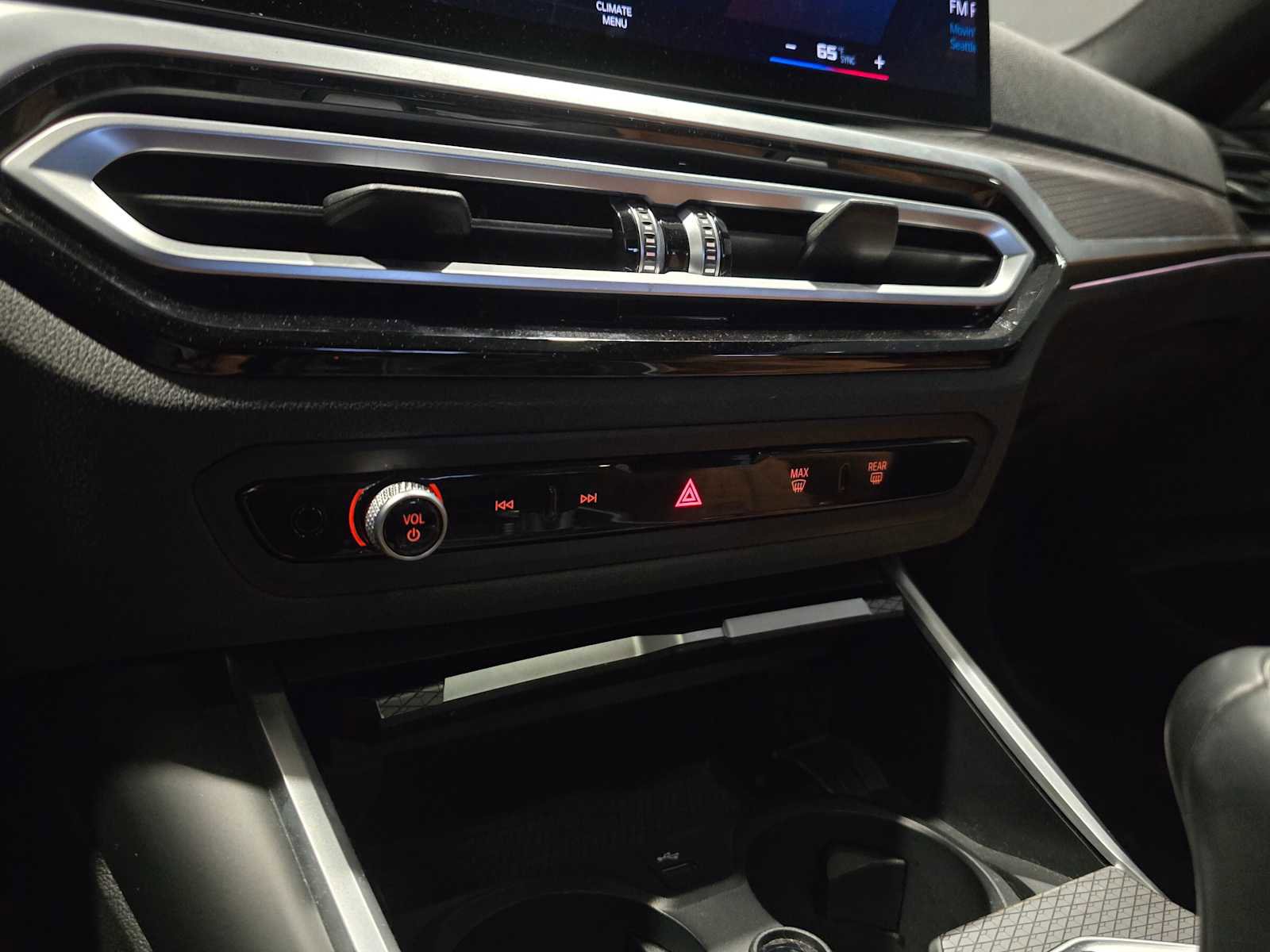 Used 2024 BMW M2 w/ Lighting Package image 31