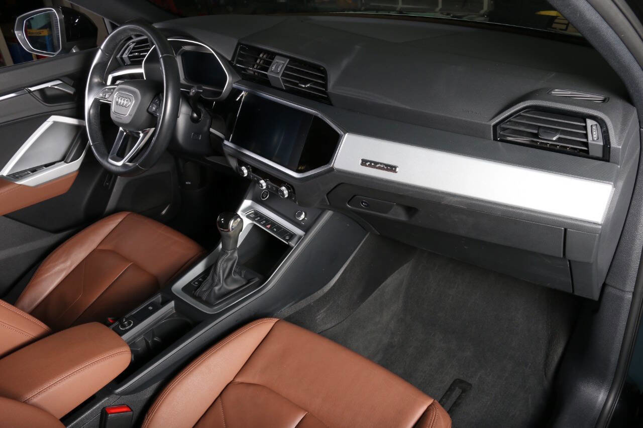 Used 2021 Audi Q3 2.0T Premium w/ Convenience Package image 29