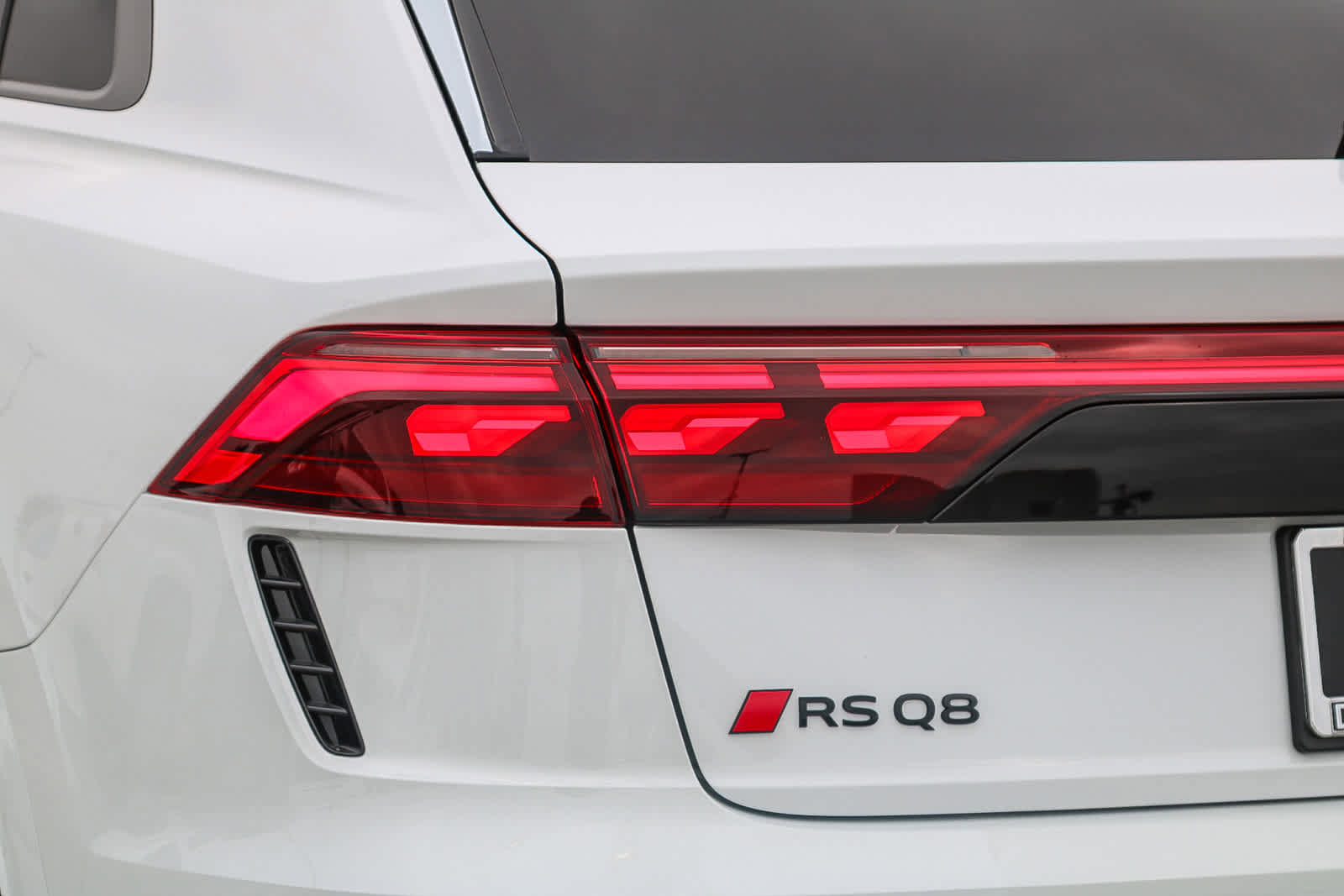 New 2025 Audi RS Q8 performance image 9