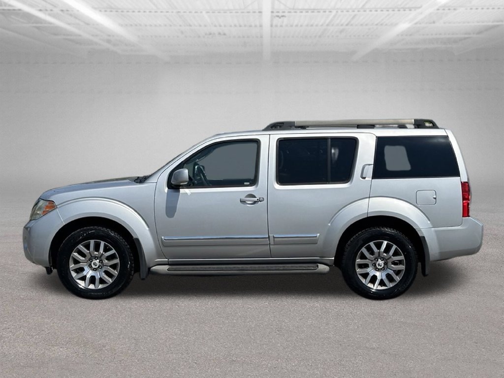 Used 2012 Nissan Pathfinder LE RWD image 4
