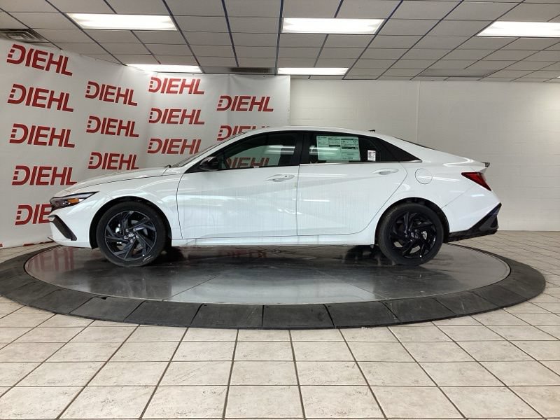 New 2026 Hyundai Elantra SEL Sport Premium w/ Cargo Package FWD image 4