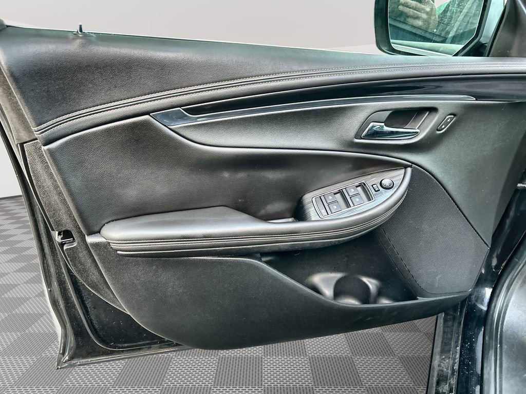 Used 2018 Chevrolet Impala LT image 23