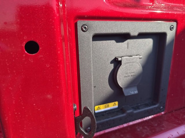 New 2025 Ford F150 Lariat w/ Equipment Group 502A High image 37