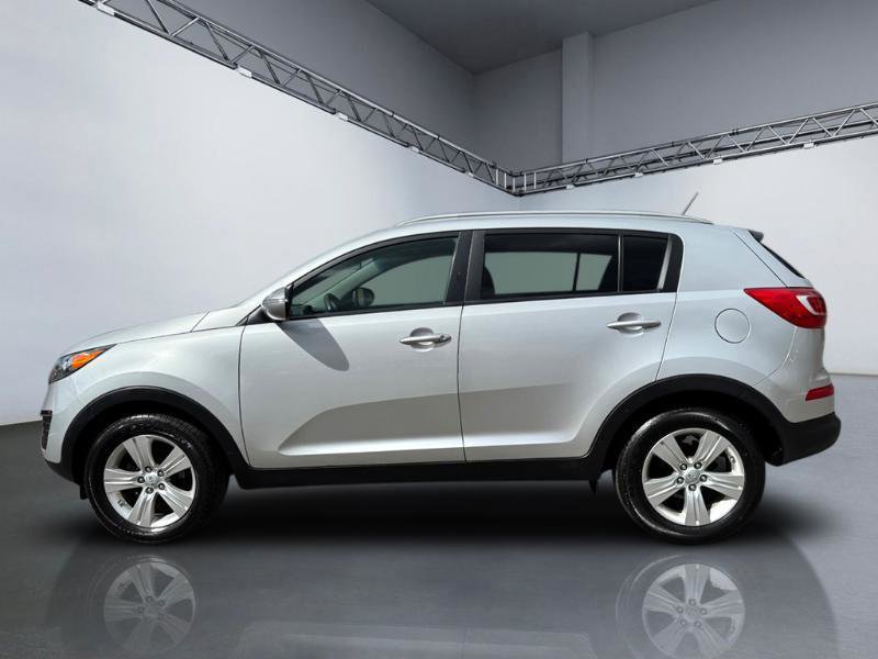 Used 2011 Kia Sportage LX w/ Convenience Pkg FWD image 2