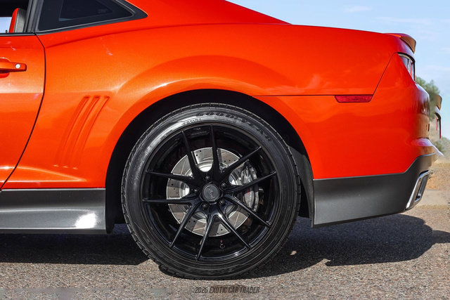 Used 2010 Chevrolet Camaro SS RWD image 5