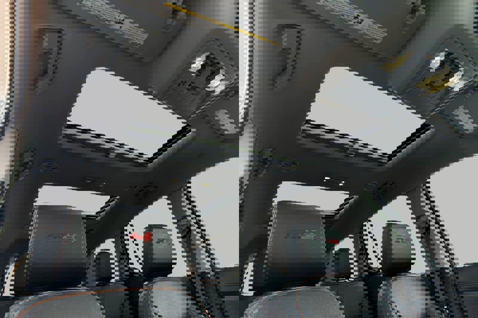 Used 2022 GMC Acadia AT4 w/ Technology Package image 20