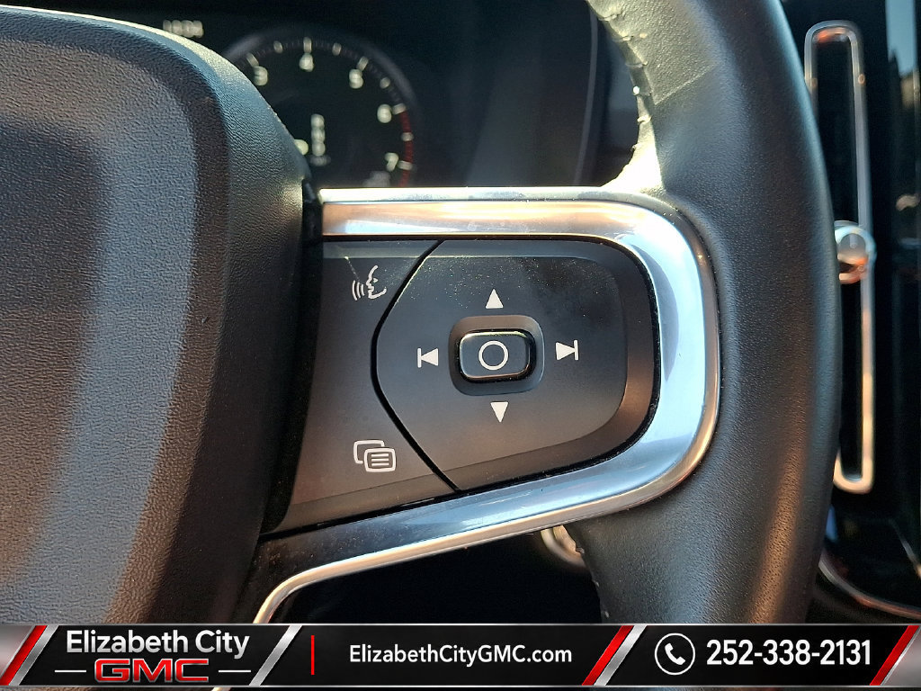 Used 2019 Volvo XC40 T4 Inscription FWD image 24