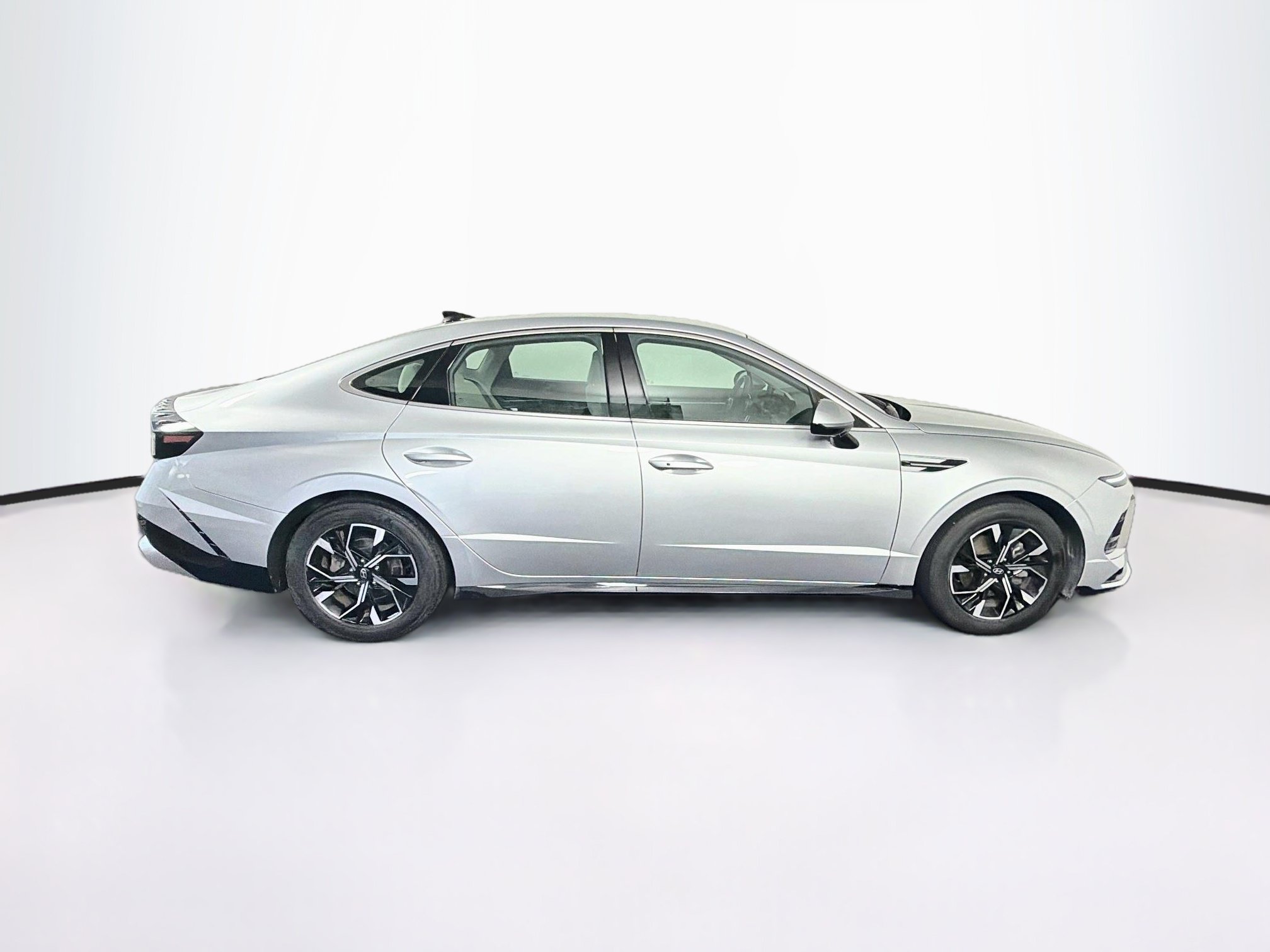 Used 2025 Hyundai Sonata SEL FWD image 10