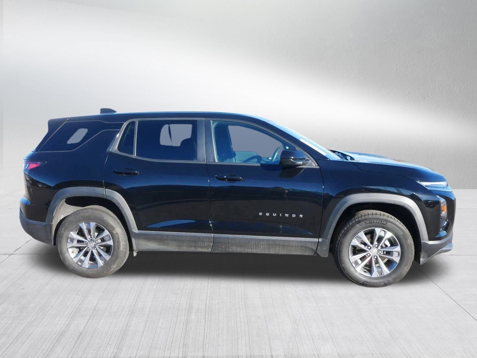 Used 2025 Chevrolet Equinox LT image 8