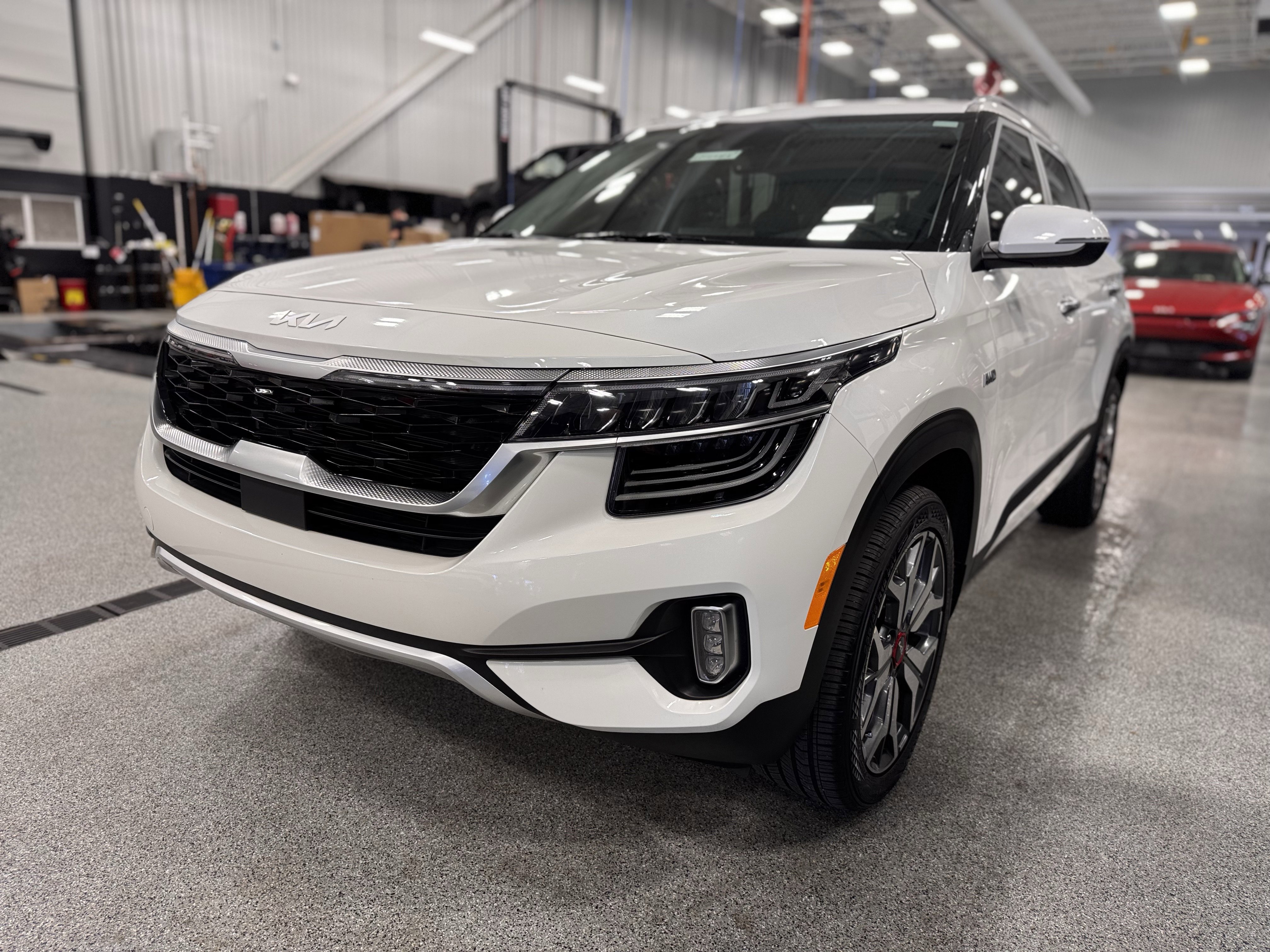 Certified 2023 Kia Seltos SX w/ SX Sunroof Package image 31