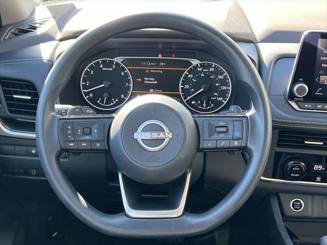 Used 2023 Nissan Rogue SV image 14