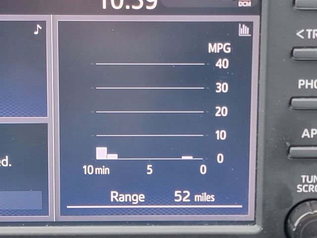 Used 2021 Toyota RAV4 LE image 5