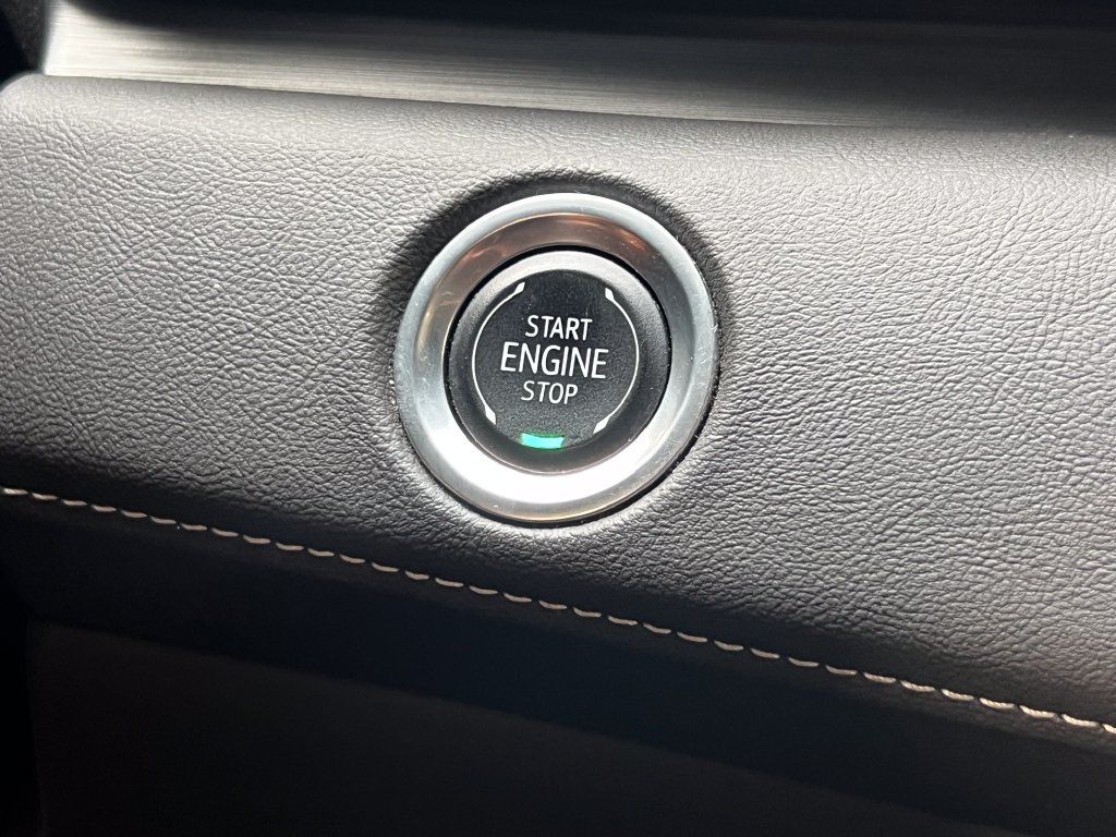 Used 2024 Cadillac Escalade ESV Sport AWD/4WD image 34